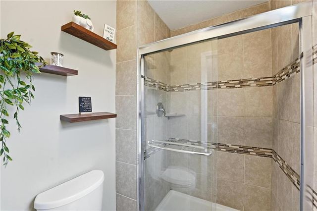 7620 E 100th Street, Kansas City, MO 64134