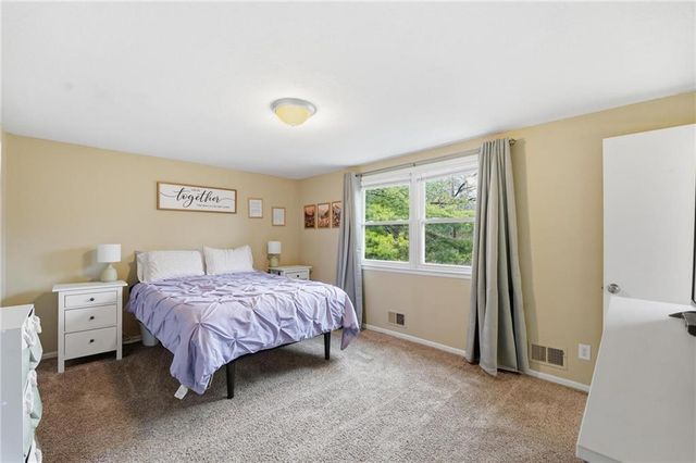 7620 E 100th Street, Kansas City, MO 64134