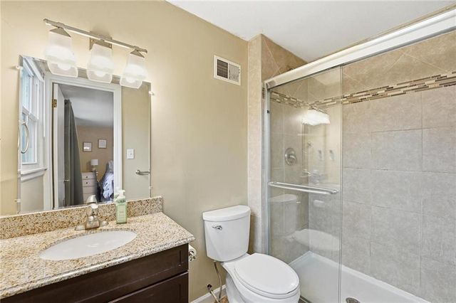 7620 E 100th Street, Kansas City, MO 64134