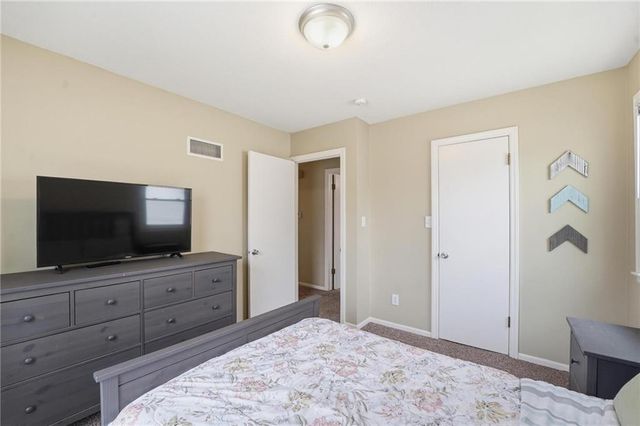 7620 E 100th Street, Kansas City, MO 64134