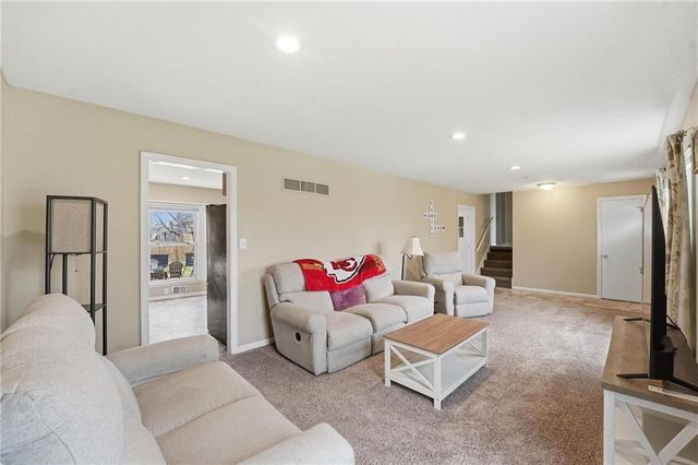 7620 E 100th Street, Kansas City, MO 64134