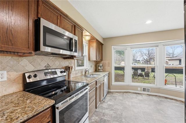 7620 E 100th Street, Kansas City, MO 64134