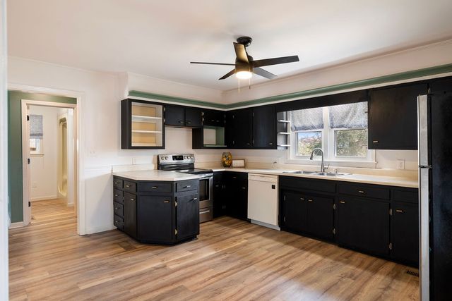 506 Oakwood Dr, Lawrenceburg, TN 38464