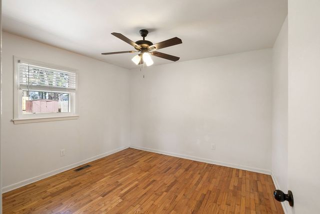 506 Oakwood Dr, Lawrenceburg, TN 38464