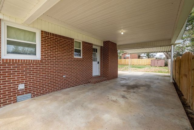 506 Oakwood Dr, Lawrenceburg, TN 38464