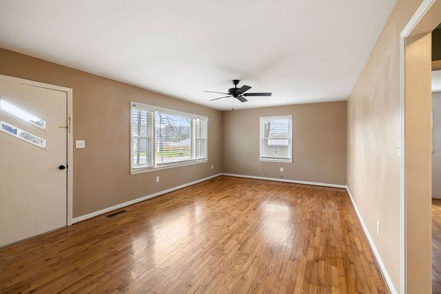 506 Oakwood Dr, Lawrenceburg, TN 38464