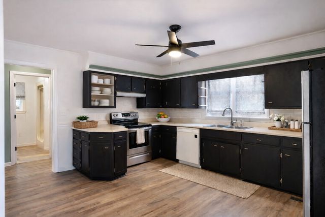 506 Oakwood Dr, Lawrenceburg, TN 38464