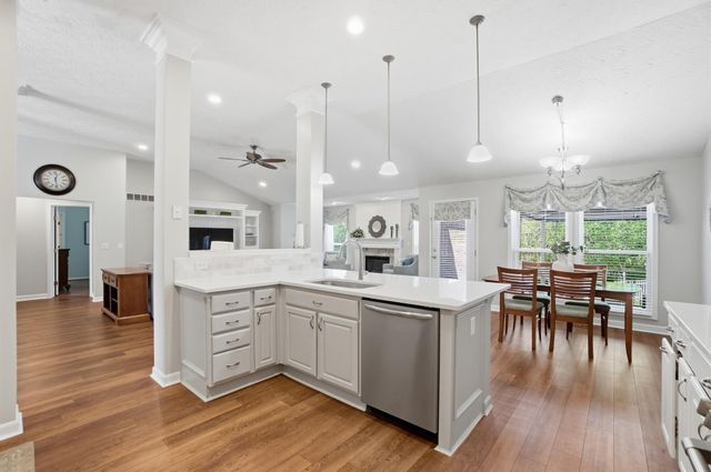 2130 Blankenbecker Drive, Florence, KY 41042