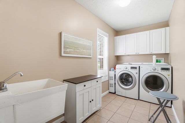 2130 Blankenbecker Drive, Florence, KY 41042