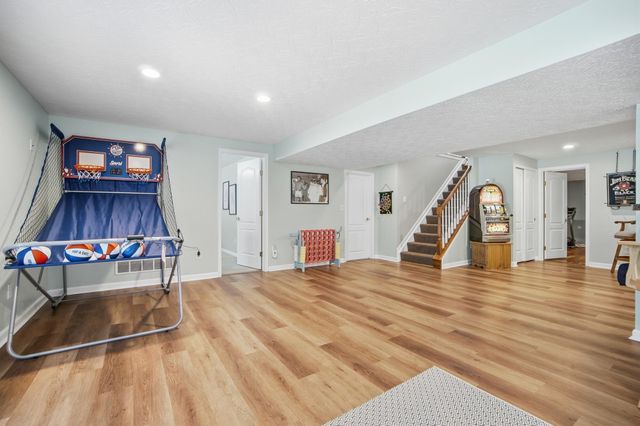 2130 Blankenbecker Drive, Florence, KY 41042