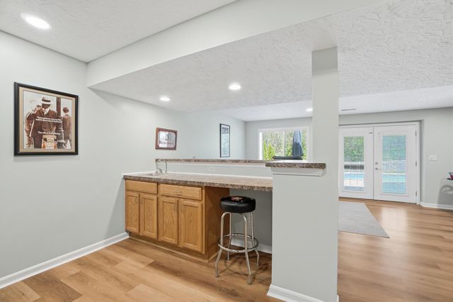 2130 Blankenbecker Drive, Florence, KY 41042