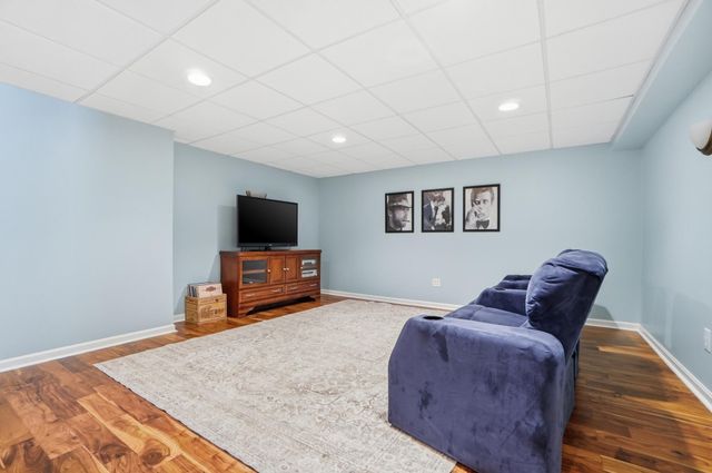2130 Blankenbecker Drive, Florence, KY 41042