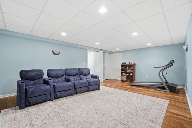 2130 Blankenbecker Drive, Florence, KY 41042