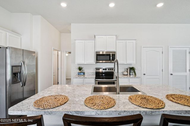 2870 BUCK CREEK Place, Green Cove Springs, FL 32043