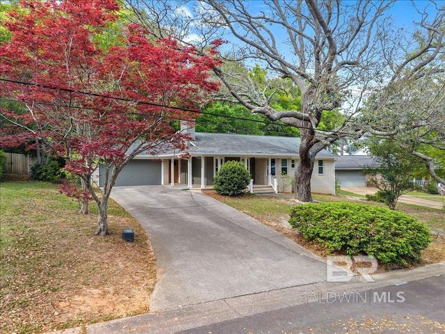 9 Pope Court, Fairhope, AL 36532