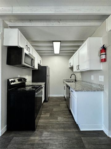 5110 Azalea Trace Drive 1703, Houston, TX 77066