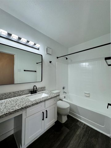 5110 Azalea Trace Drive 1703, Houston, TX 77066
