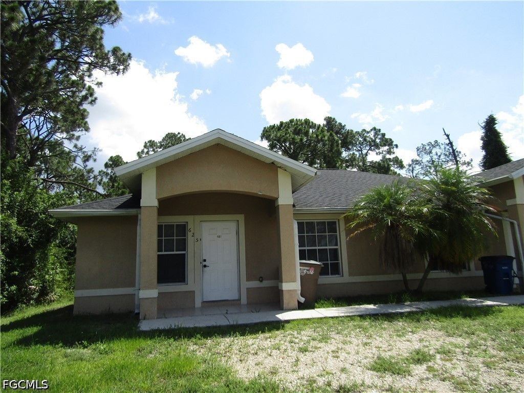 627 Meadow RD, Lehigh Acres, FL 33973