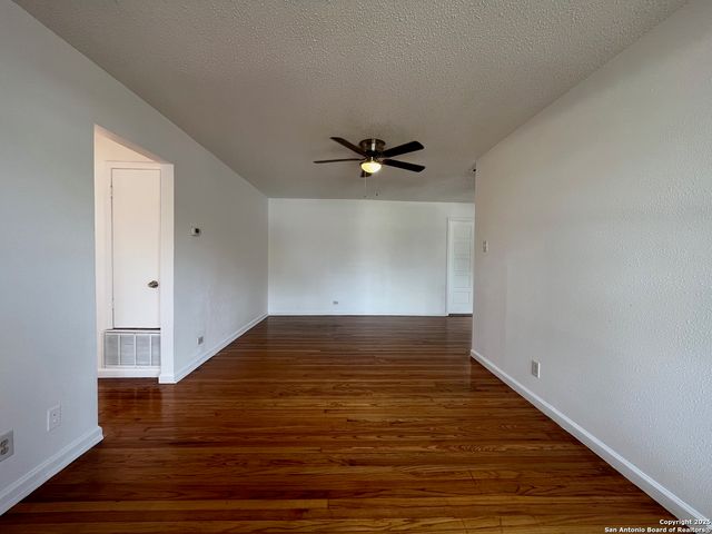 1134 W Thoraine, San Antonio, TX 78201