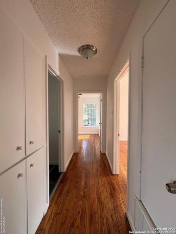 1134 W Thoraine, San Antonio, TX 78201