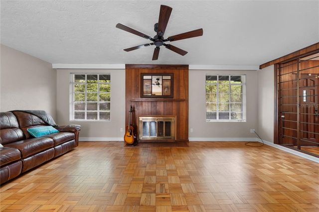 2002 NW 11TH ROAD, Gainesville, FL 32605