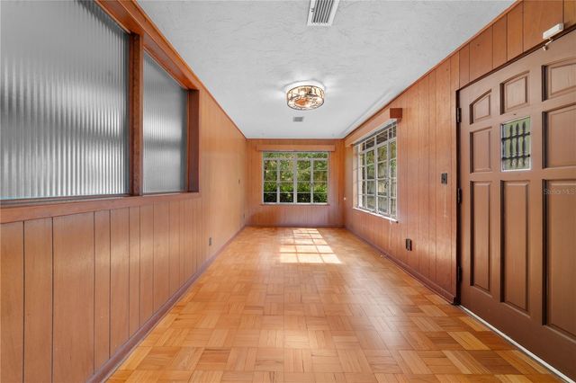 2002 NW 11TH ROAD, Gainesville, FL 32605