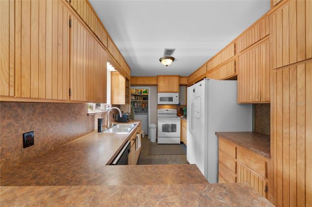 2002 NW 11TH ROAD, Gainesville, FL 32605