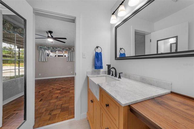 2002 NW 11TH ROAD, Gainesville, FL 32605