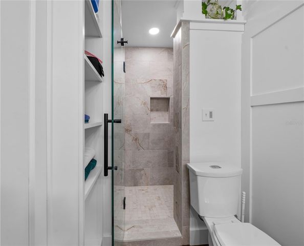 2002 NW 11TH ROAD, Gainesville, FL 32605