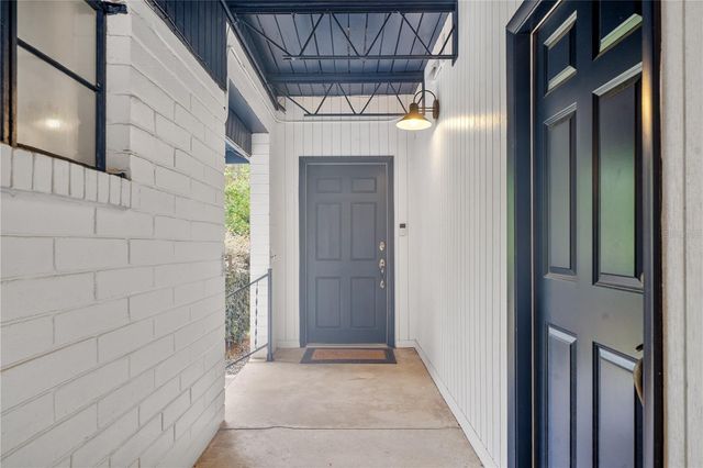 2002 NW 11TH ROAD, Gainesville, FL 32605