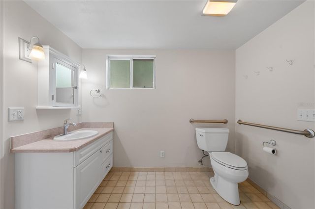 2002 NW 11TH ROAD, Gainesville, FL 32605