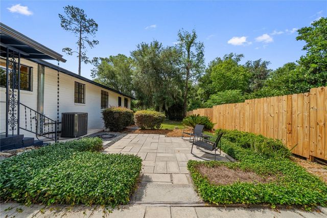 2002 NW 11TH ROAD, Gainesville, FL 32605