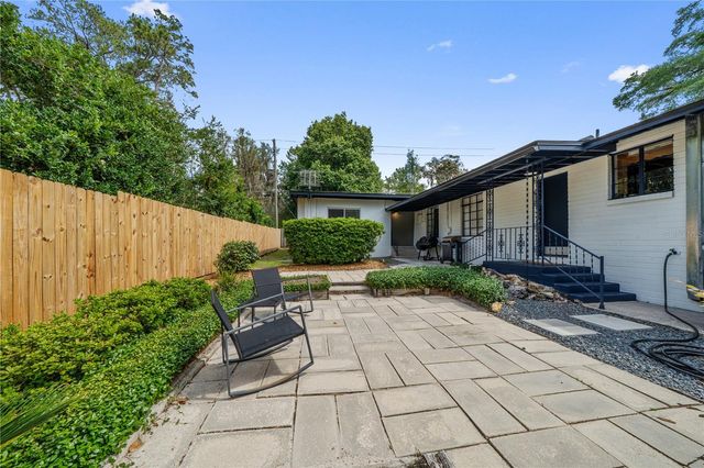 2002 NW 11TH ROAD, Gainesville, FL 32605
