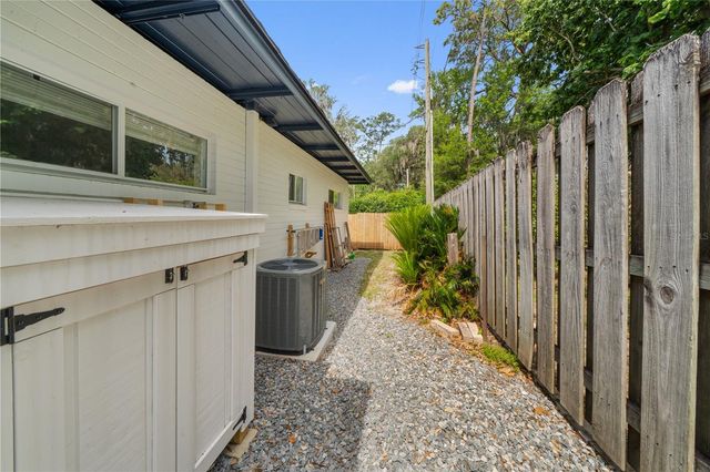 2002 NW 11TH ROAD, Gainesville, FL 32605