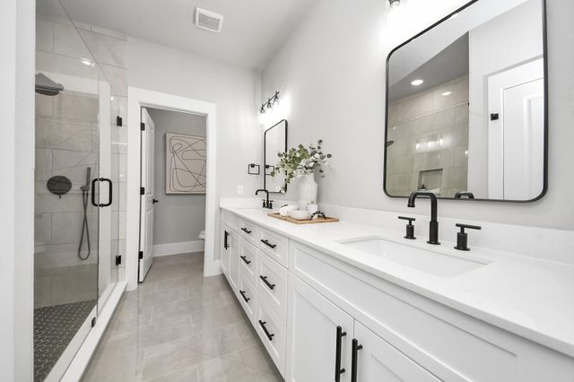 1102 Mansfield Street B, Houston, TX 77091