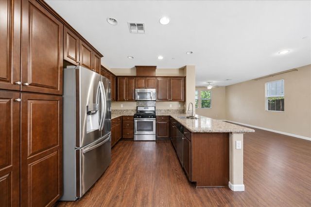 8130 Astaire Ln, Fair Oaks, CA 95628
