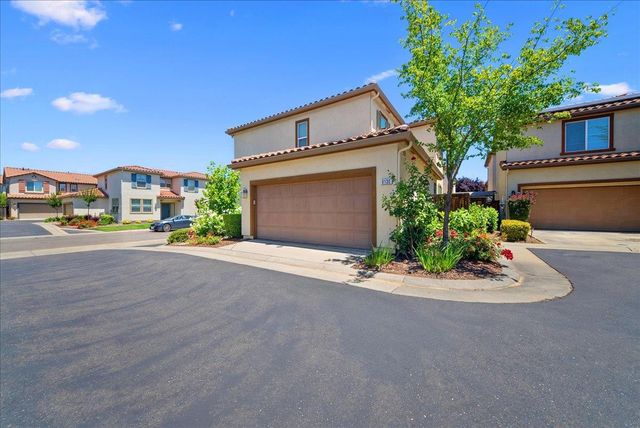8130 Astaire Ln, Fair Oaks, CA 95628
