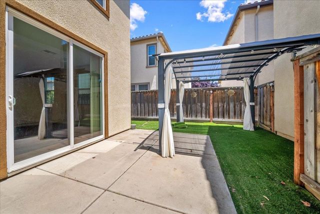 8130 Astaire Ln, Fair Oaks, CA 95628