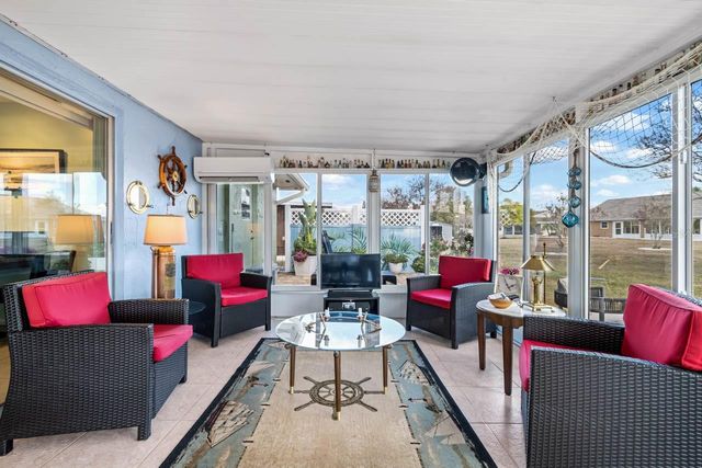 1728 COCO PALM CIRCLE, Sun City Center, FL 33573