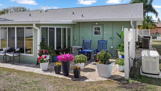 1728 COCO PALM CIRCLE, Sun City Center, FL 33573