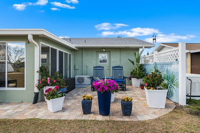 1728 COCO PALM CIRCLE, Sun City Center, FL 33573