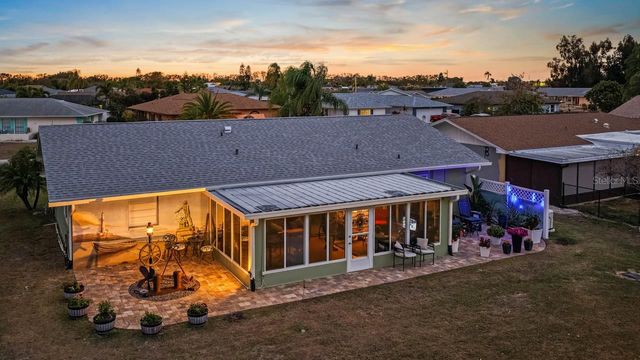 1728 COCO PALM CIRCLE, Sun City Center, FL 33573