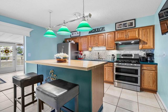 1728 COCO PALM CIRCLE, Sun City Center, FL 33573