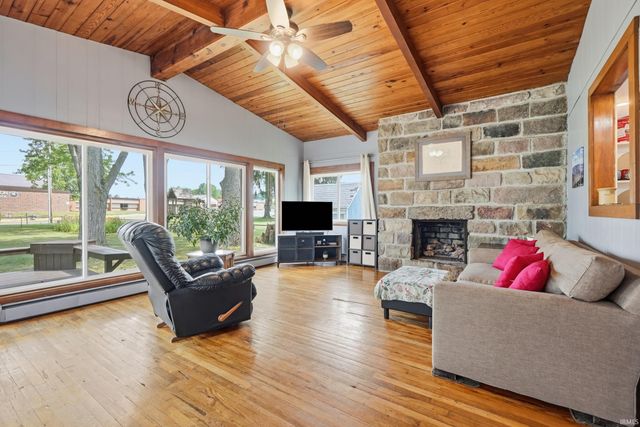 912 E 1st Street, Auburn, IN 46706