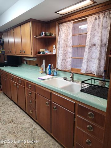 9307 Fairground Rd, Louisville, KY 40291