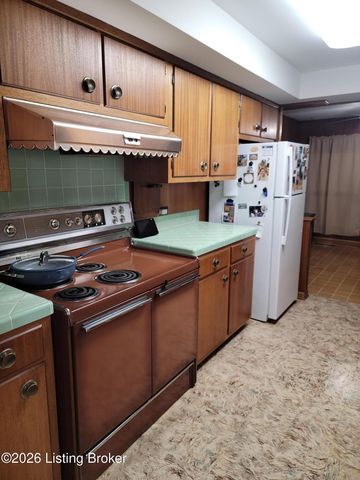 9307 Fairground Rd, Louisville, KY 40291