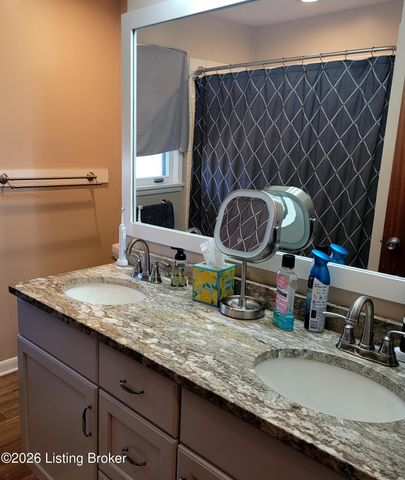 9307 Fairground Rd, Louisville, KY 40291