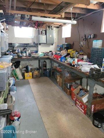 9307 Fairground Rd, Louisville, KY 40291