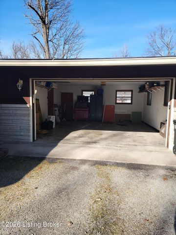 9307 Fairground Rd, Louisville, KY 40291