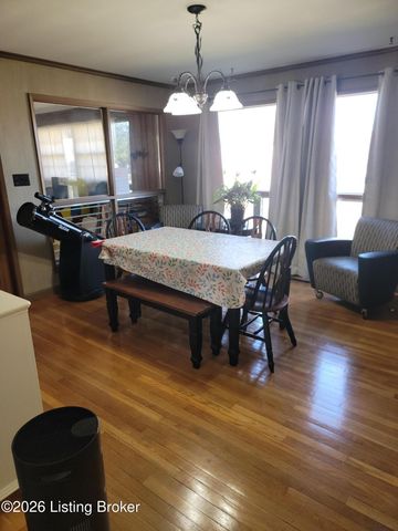 9307 Fairground Rd, Louisville, KY 40291